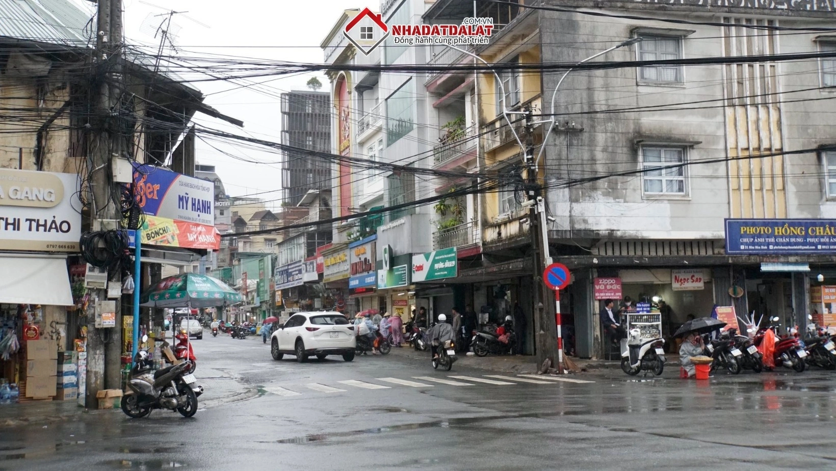 Mặt tiền một tuyến đường chính ở trung tâm Đà Lạt