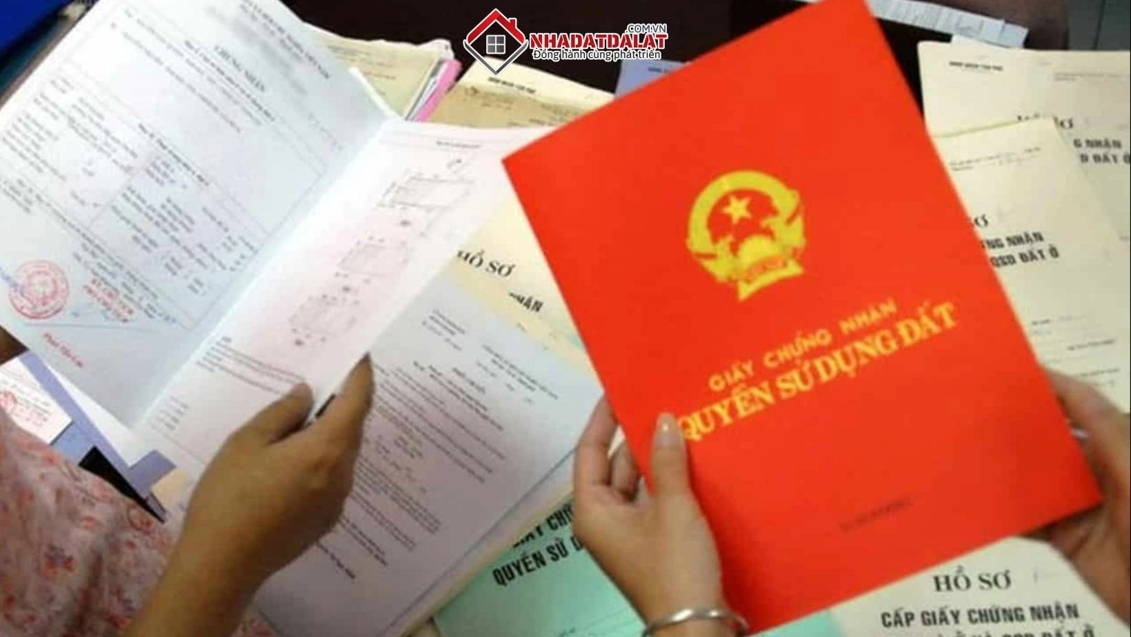 Tiếp nhận hồ sơ cấp sổ đỏ