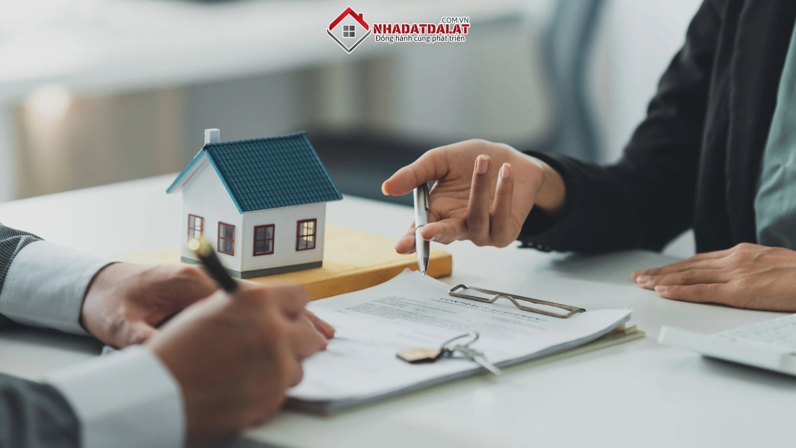 Dịch vụ giấy tờ nhà đất là giải pháp an toàn cho cư dân và nhà đầu tư