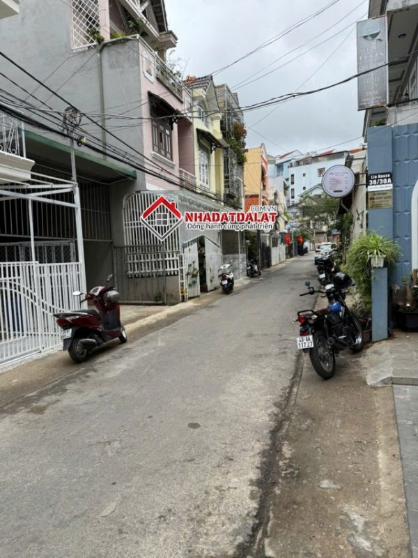 bán nhà 3 tầng 2 mặt tiền phường 2 Đà Lat
