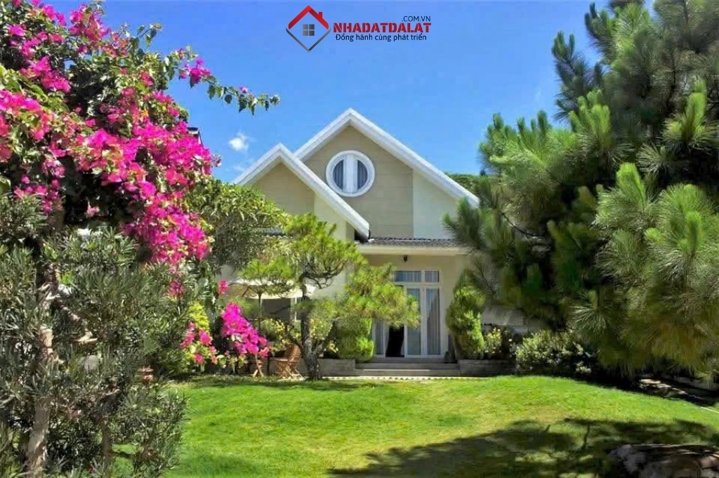 Bán Biệt Thự Sân Vườn 580m2 Vạn Hạnh, Phường Lâm Viên, Đà Lạt – Sổ Riêng, Sân Vườn Đẹp, Giá 32 Tỷ